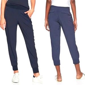 ATHLETA Lined Soho Jogger Size 4P Blue Yoga Athletic Pockets